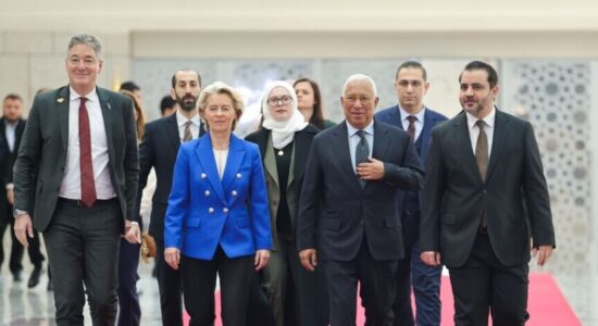 BE propozon rifillimin e plotë të marrëveshjes së bashkëpunimit me Sirinë