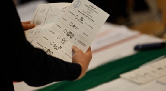 Hungaria shënon pjesëmarrje të hershme rekord në zgjedhjet kyç parlamentare