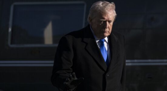 “I çmendur”: Ligjvënësit amerikanë kritikojnë Trumpin për Iranin, thonë se kërcënimet përbëjnë “krime lufte”