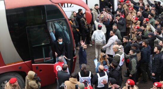 Grupi i katërt i të ndaluarve lirohet nga burgjet e administruara nga SDF-ja në verilindje të Sirisë