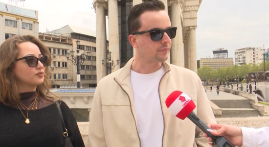 (VIDEO) Turistët vlerësojnë mikpritjen, ushqimin dhe atmosferën e ngrohtë