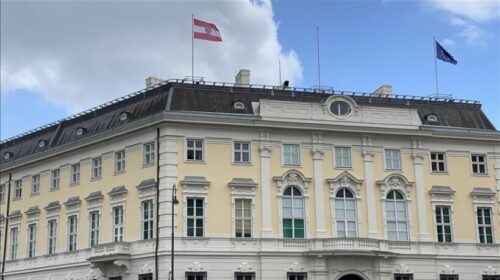 Zv/kancelari austriak: Nuk jemi pjesë e politikës kaotike të Trump, përfshirë edhe mbi fluturimet e SHBA-së
