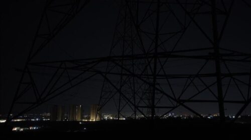 Media iraniane: Avionët luftarakë amerikanë dhe izraelitë bombarduan kompleksin petrokimik në Shiraz të Irani