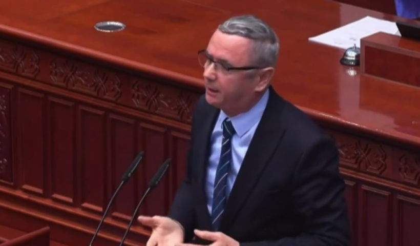 zv-ministri-i-arsimit-sulejmani-me-nje-mesazh-per-studentet