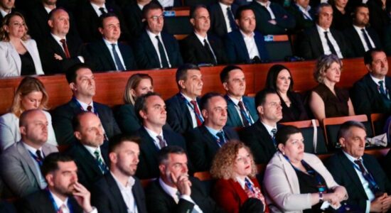 Kongresi i VLEN zgjedh drejtuesit e rinj, Izet Mexhiti dhe Bilall Kasami bashkëkryetarë