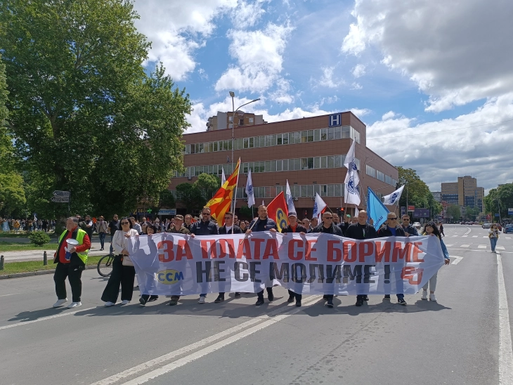 (VIDEO) LSM mbajti protestë, kërkon pagë minimale prej 600 euro
