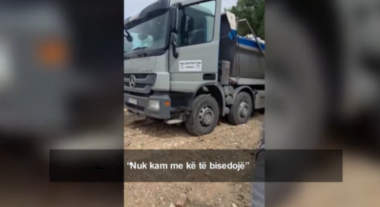 (VIDEO) U kap duke e ndotur ambientin, dënohet me 20 mijë euro për hedhjen e mbeturinave