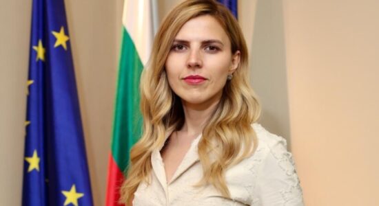 (VIDEO) Ministrja e re bullgare me mesazh: Shkupi të kërkojë zgjidhje, jo konflikt