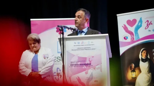 Aliu: Infermierët dhe akusherët janë themeli i sistemit shëndetësor