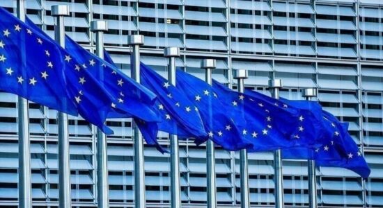 BE zhbllokon miliarda euro fonde për Hungarinë pas përparimit të reformave nën qeverinë e re