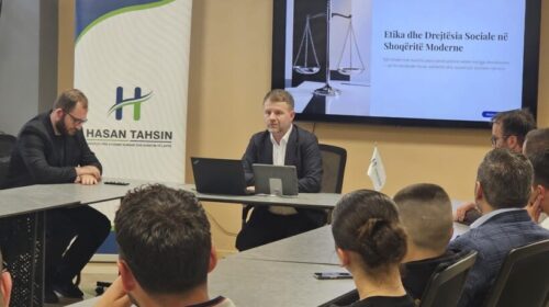Në institutin “Hasan Tahsin” u mbajt seminari me temë “Etika dhe Drejtësia Sociale në Shoqëritë Moderne”