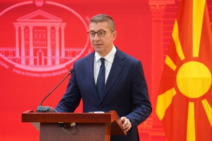  VIDEO  Mickoski  Rruga e vendit drejt BE së me bllokada joparimore