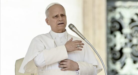 Papa Leoni bën thirrje për qasje vigjilente ndaj inteligjencës artificiale
