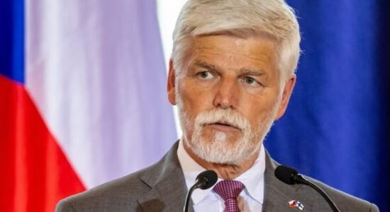 Presidenti çek kërkesë NATO-s: Tregoni “dhëmbët” ndaj provokimeve të Rusisë