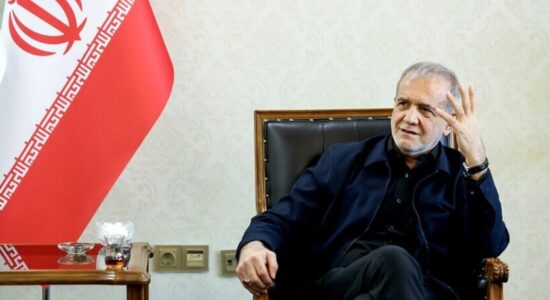 Presidenti iranian urdhëron rikthimin e qasjes në internet në nivelin para protestave