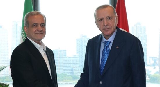 Erdogan homologut iranian: Turqia e gatshme të mbështesë përpjekjet për paqe dhe stabilitet