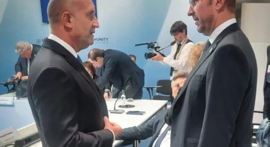 (VIDEO) Mickoski fton në takim kryeministrin e ri bullgar, Rumen Radev