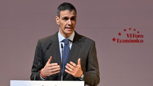 Kryeministri spanjoll Sanchez vlerëson “përafrimin” me Papën pas takimit në Vatikan