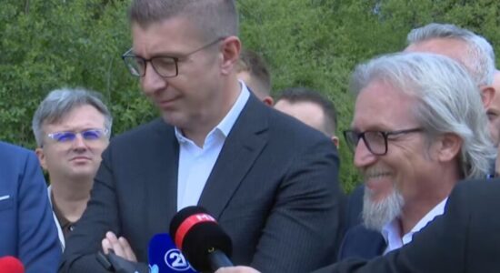 A do ta vazhdojë bashkëpunimin me Fatmir Limanin? Ja si përgjigjet Mickoski