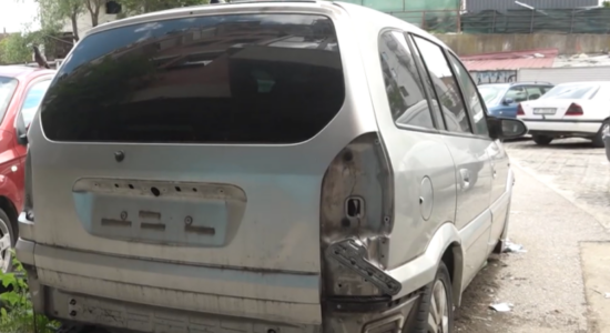 (VIDEO) Aksion i Komunës së Çairit, veturat “e harrura” në parkingje pritet të largohen