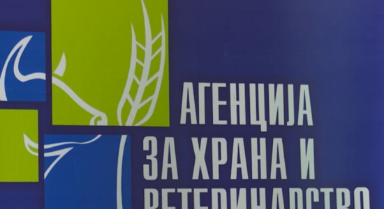 (VIDEO) Mashtrim në markete: Djathi me 20% yndyrë kishte vetëm 1%