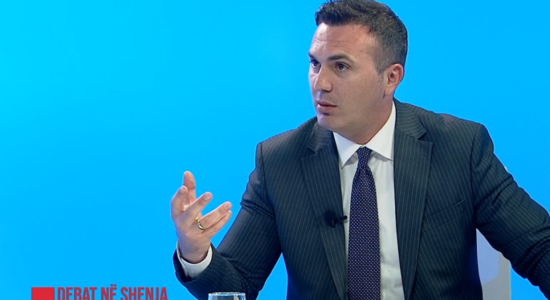 Ademi: Fillkov tallet me përfaqësuesit e VLEN-it, ligji i ri është tentim për “t’ia bë varrin ligjit për gjuhën shqipe”