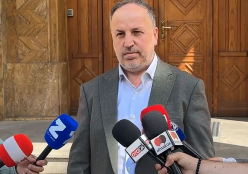 Azizi: Studentët do të japin provimin e jurisprudencës në gjuhën shqipe