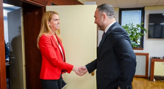Toshkovski – Varns: Maqedonia e Veriut dhe SHBA-ja mbeten partnerë të fuqishëm,