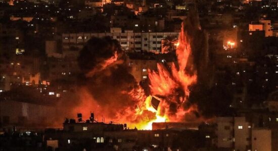 Izraeli pretendon se ka shënjestruar shefin e krahut ushtarak të Ha’masit në një sulm në Gaza