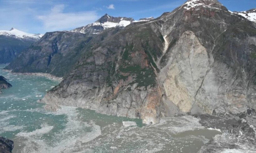 Një cunami masiv prej 500 metrash goditi Alaskën pas rrëshqitjes së tokës në një fjord