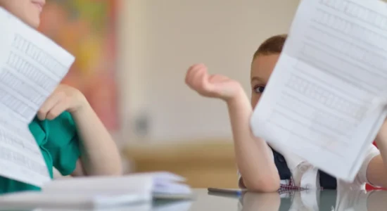 Nxënësit nga klasa e parë deri në të tretën për herë të parë do të marrin dëftesa digjitale