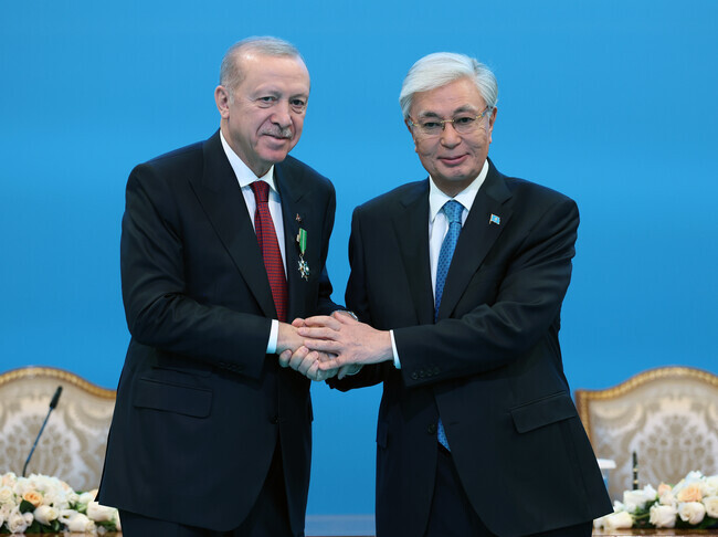 Erdogan thekson rëndësinë e Korridorit të Mesëm Lindje Perëndim përmes tranzitit Kaspik