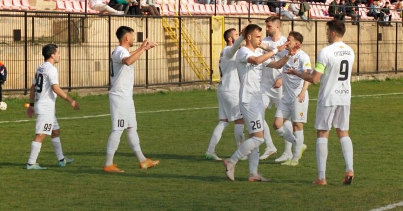 Vardari pranë titullit, mposht Bashkimin në transfertë