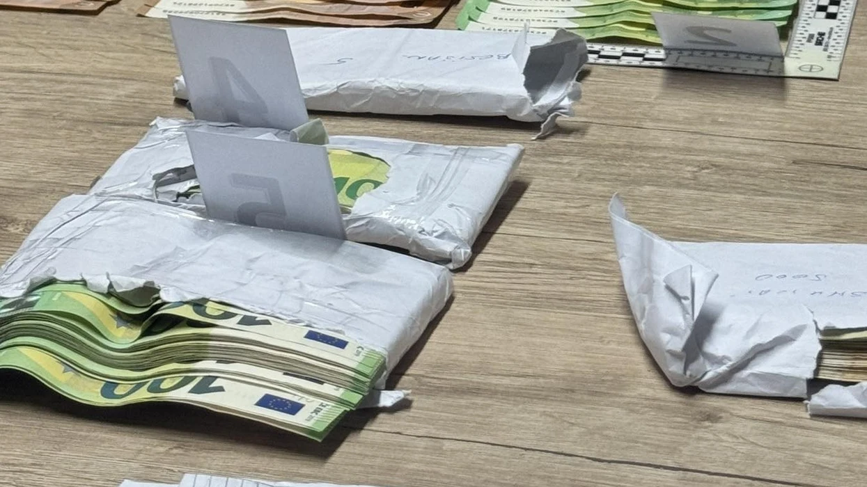 Konfiskohen 35 mijë euro në Tabanoc, ndalohen shoferi dhe pasagjeri i autobusit