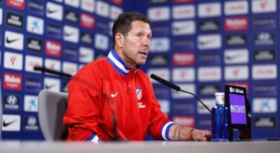 Atletico ndërron hotel në Londër përpara ndeshjes me Arsenalin – Simeone befason me përgjigje