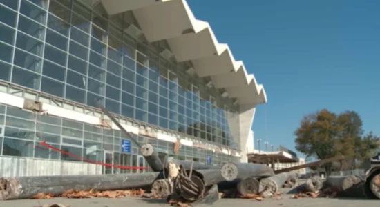 Ministria e Brendshme e Serbisë dyshohet për fshehje të së vërtetës mbi tragjedinë e tendës në Novi Sad që mori 16 jetë