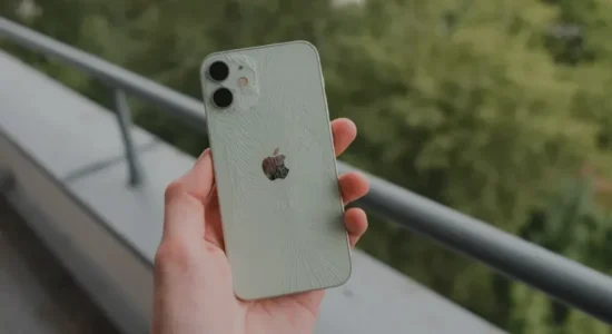 Pse janë kaq të shtrenjta riparimet e xhamit të iPhone?