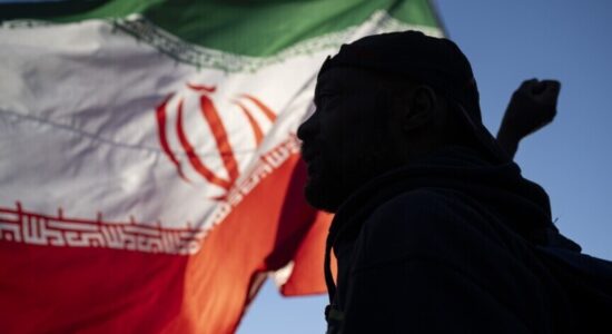Ushtria iraniane paralajmëron hapjen e “fronteve të reja” nëse sulmohet sërish