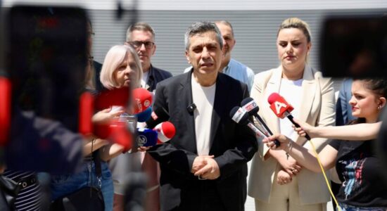 “Të ulesh anash dhe të shkruash dëshira është lehtë”, Mexhiti: Ligji për përfaqësim të drejt është fitore për shqiptarët