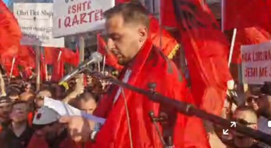 Jon Selimi nga protesta: Gjeneratat ndryshojnë, por idealet nuk shuhen