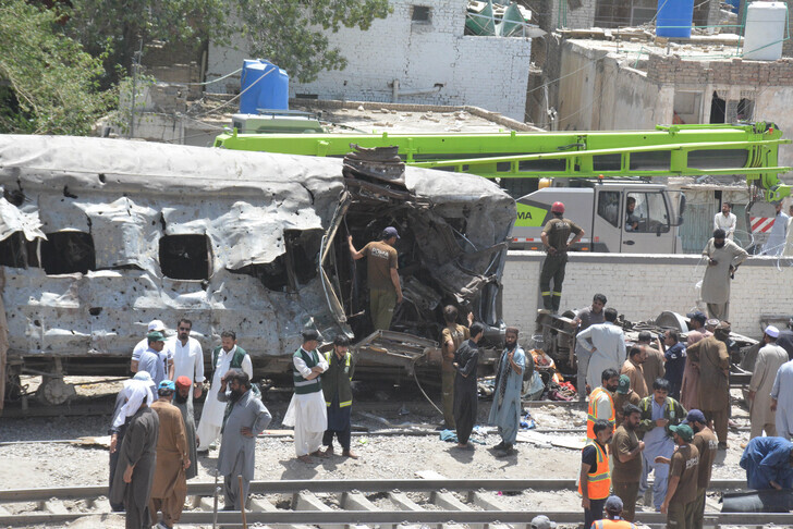 Kina dënon sulmin vdekjeprurës ndaj trenit në Pakistan, zotohet për vazhdimin e bashkëpunimit kundër terrorizmit