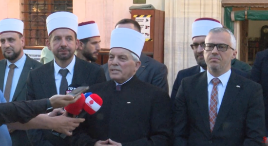 (VIDEO) Ceremonia qendrore e Kurban Bajramit u mbajt në xhaminë Mustafë Pasha