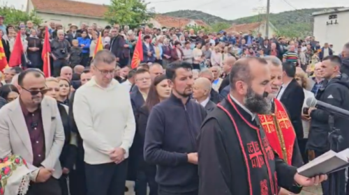 Mickoski vizitë në Pustec: Brezat e rinj nuk duhet të paguajnë çmimin e ndasive politike
