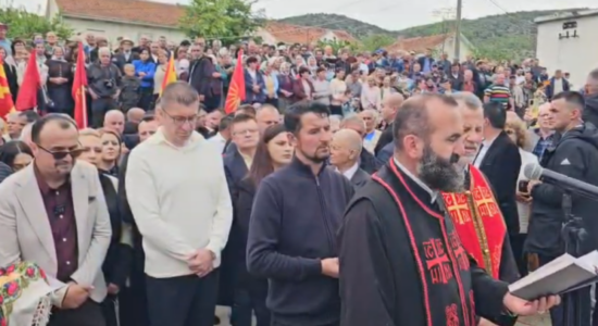 Mickoski vizitë në Pustec: Brezat e rinj nuk duhet të paguajnë çmimin e ndasive politike