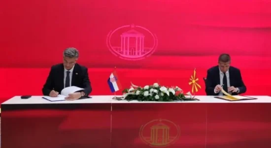 Mickoski dhe Plenkoviq nënshkruajnë marrëveshje për bashkëpunim strategjik, fokus energjetika dhe ekonomia