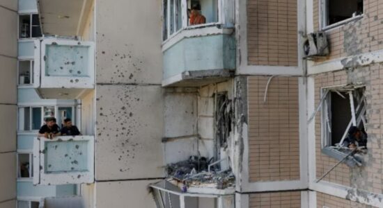 Dronët ukrainas vrasin 4 persona në Rusi, Moska përballet me sulmin më të madh në më shumë se një vit