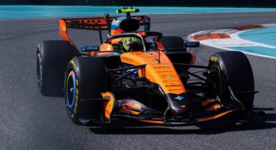 Norris dhe Antonelli në vijën e parë të nisjes në garën sprint, zhgënjen Ferrari