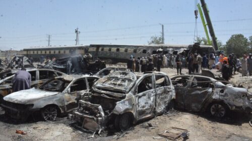 Sulm i dyshuar vetëvrasës ndaj një treni në Pakistan, të paktën 28 të vdekur dhe 90 të plagosur