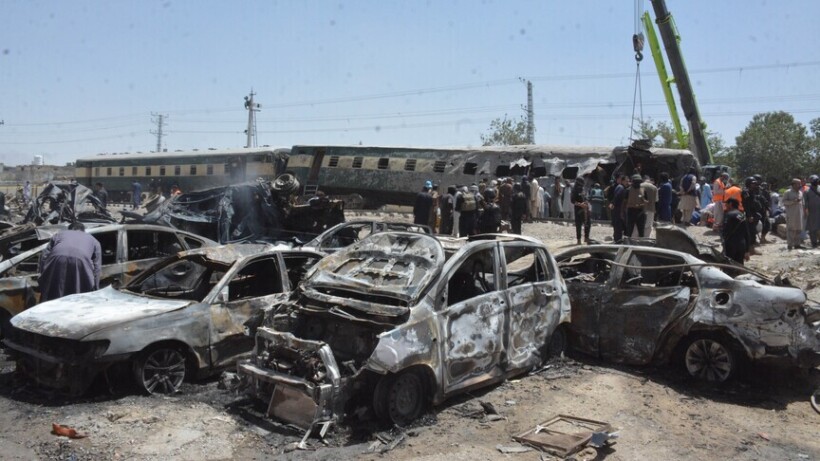 Sulm i dyshuar vetëvrasës ndaj një treni në Pakistan  të paktën 28 të vdekur dhe 90 të plagosur