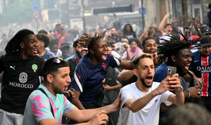 Kaos në Paris pas triumfit të PSG-së! Policë të plagosur, makina në flakë dhe qindra arrestime pas finales së Champions League